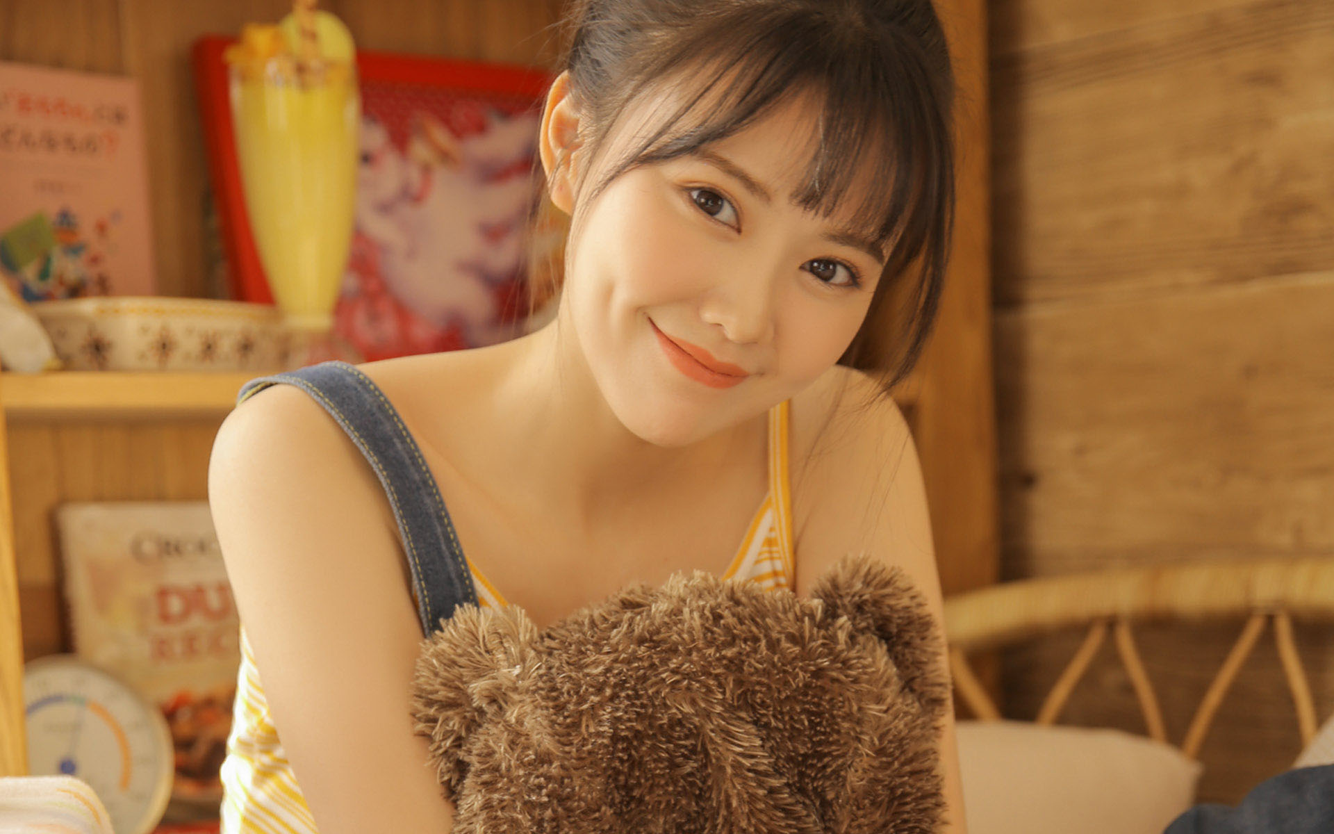 背带裤美女