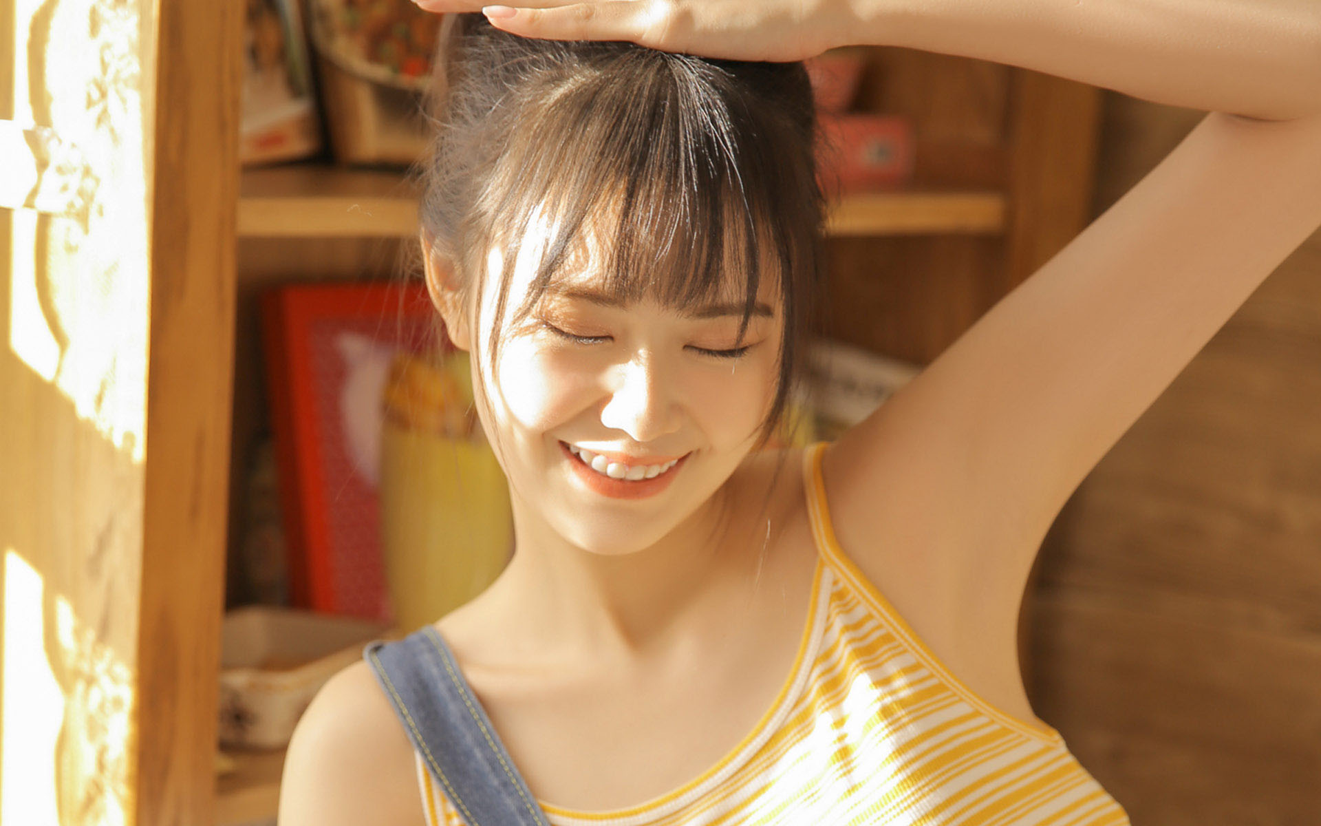 背带裤美女