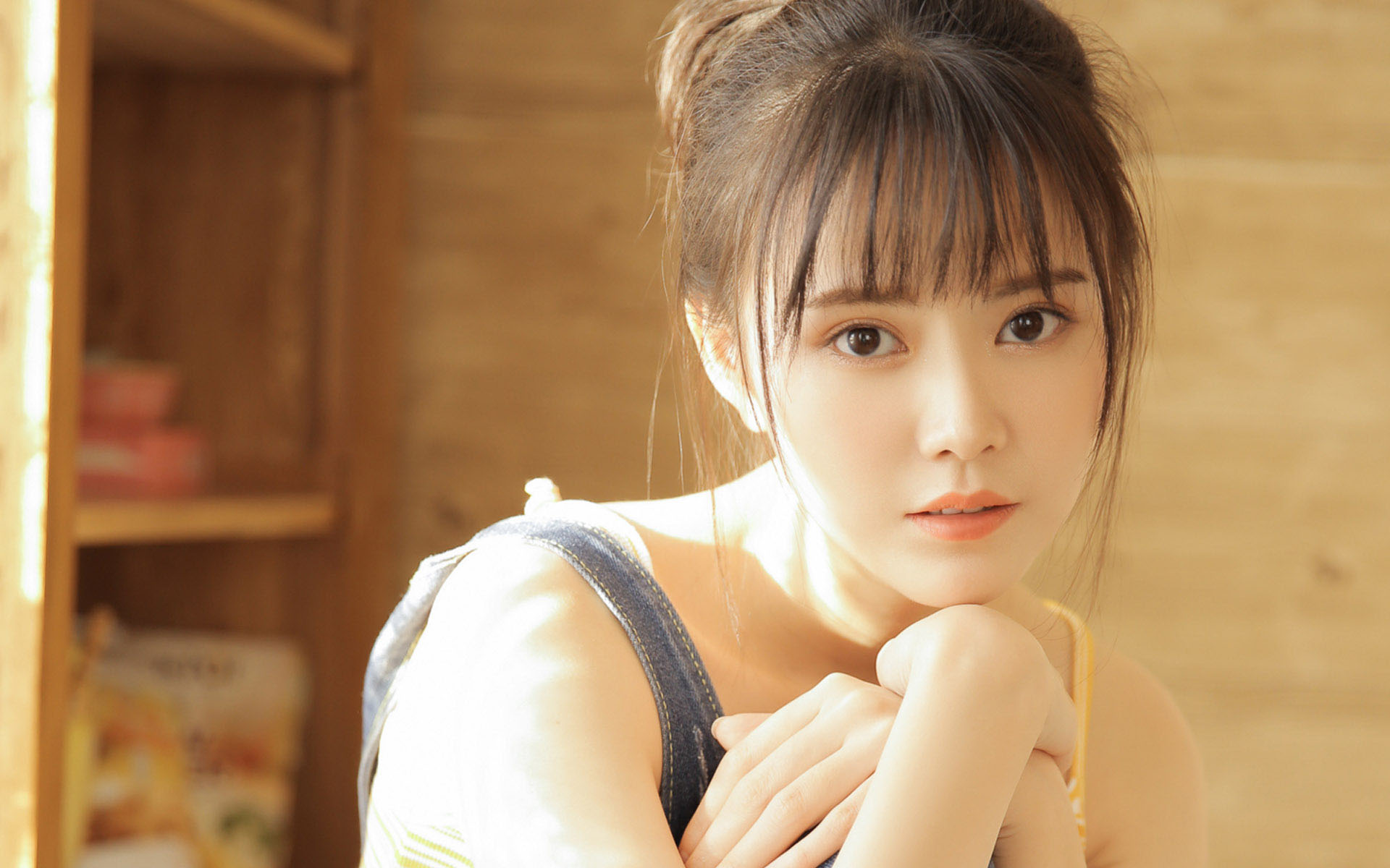 背带裤美女