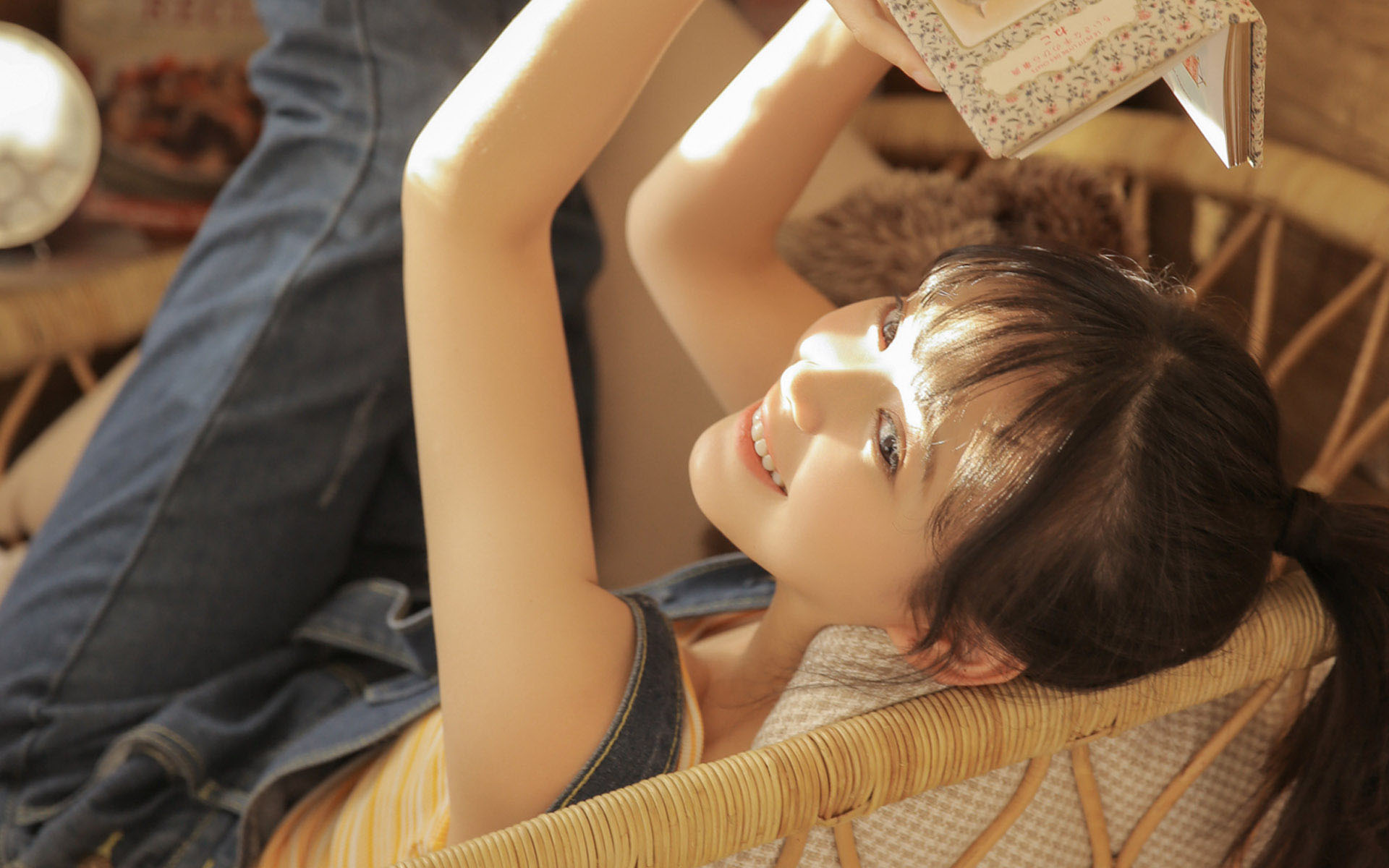 背带裤美女