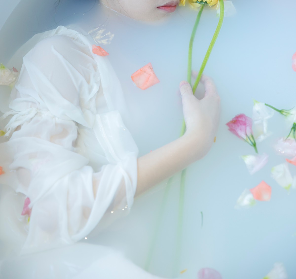 美女出浴