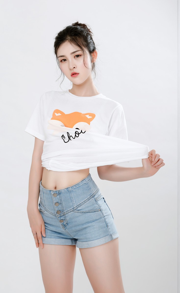 一只朝小喵—元气少女