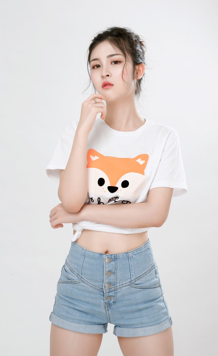 一只朝小喵—元气少女