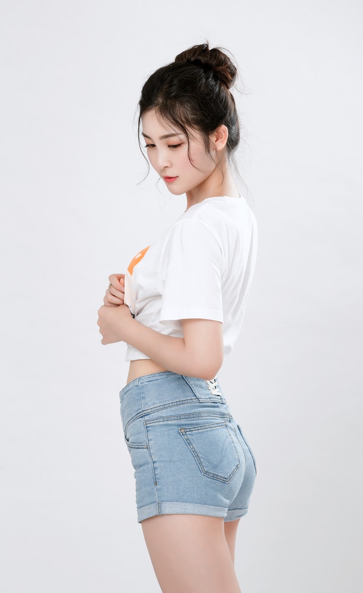 一只朝小喵—元气少女