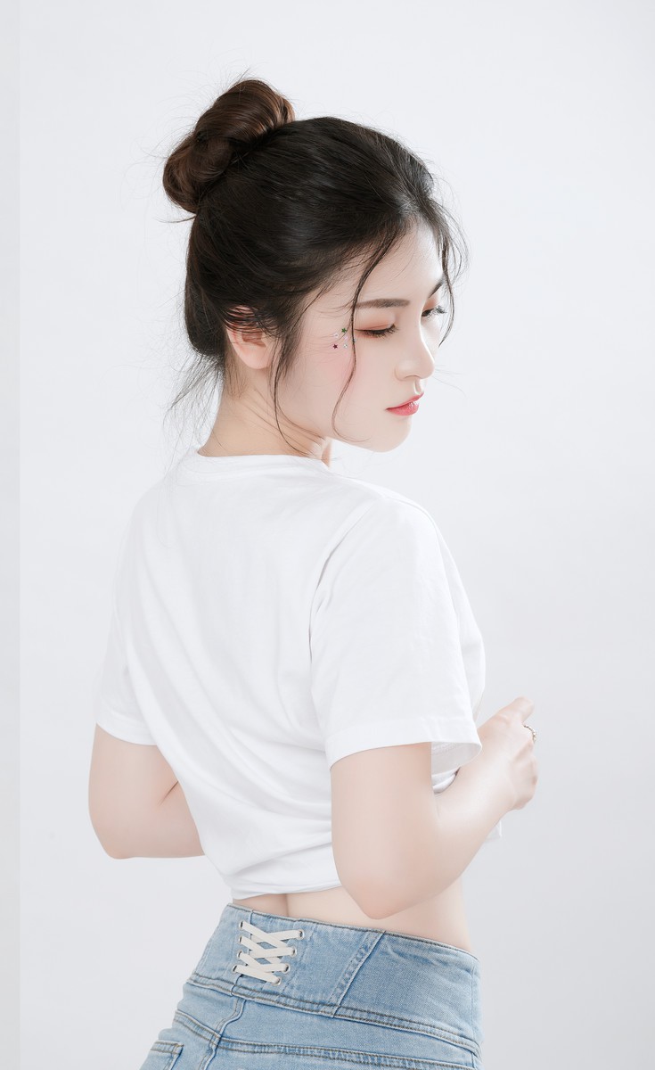 一只朝小喵—元气少女