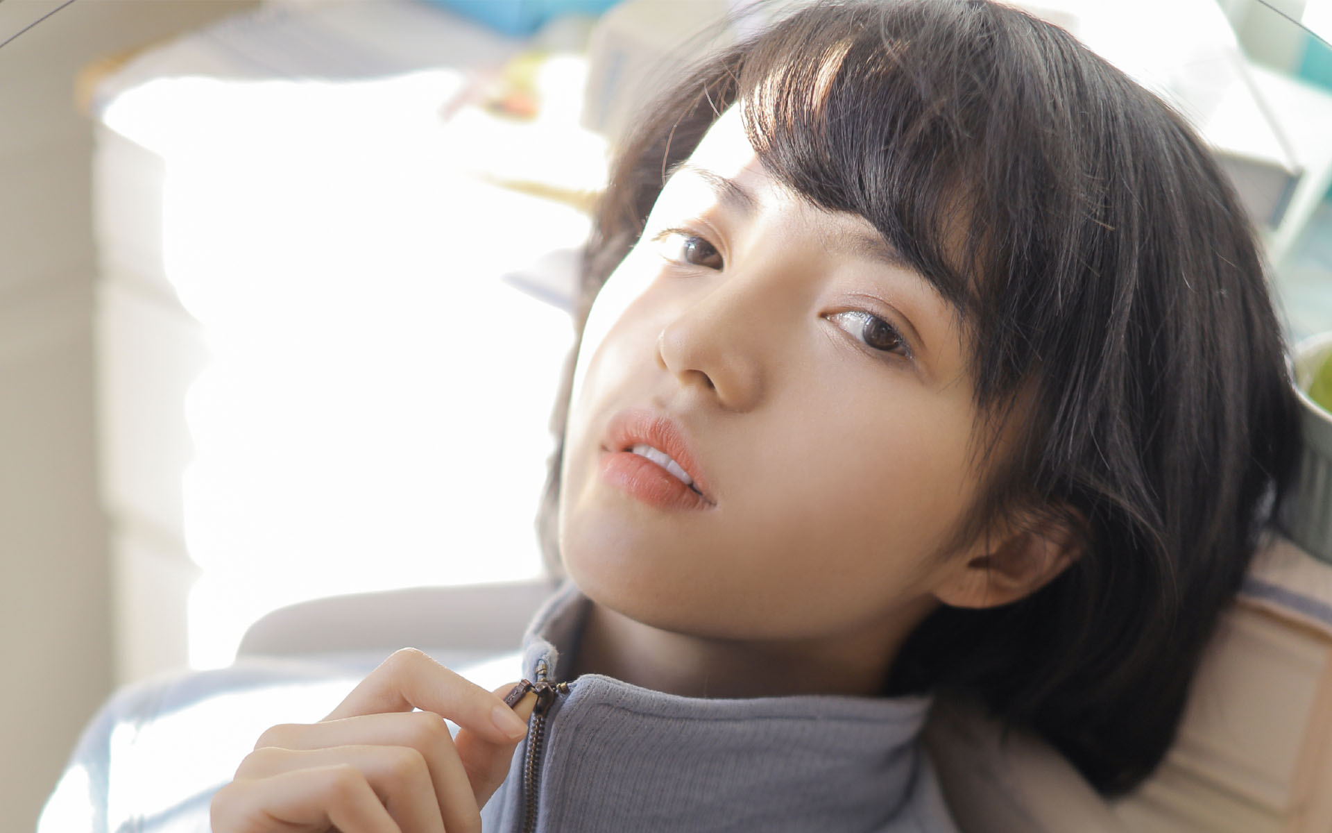 治愈短发美女