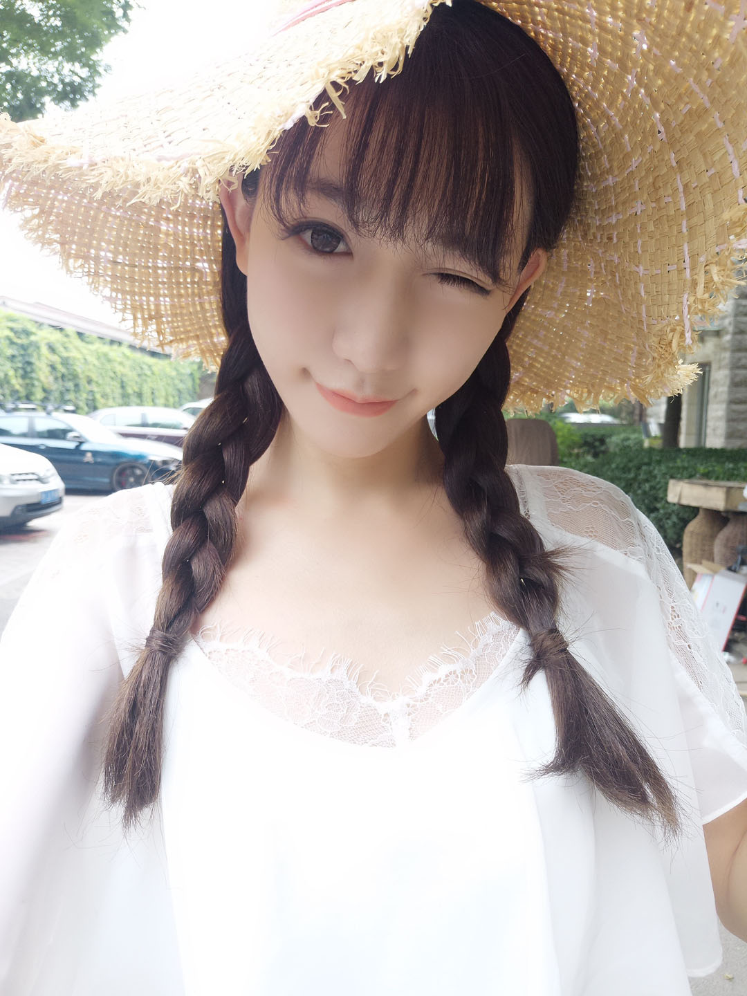 陈潇，女，出生于1992年，北京人，中国模特，毕业于北方工业大学。