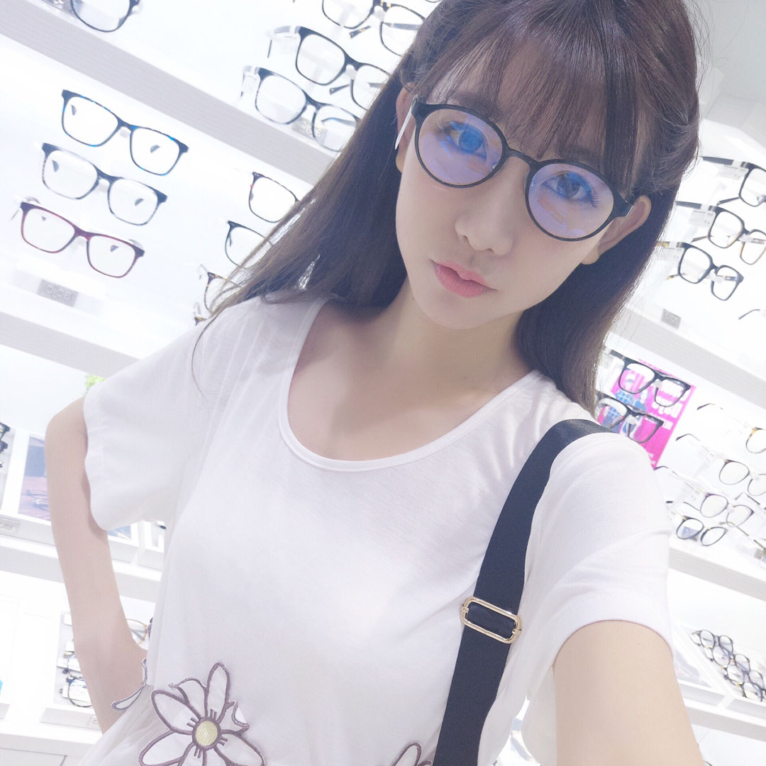 陈潇，女，出生于1992年，北京人，中国模特，毕业于北方工业大学。