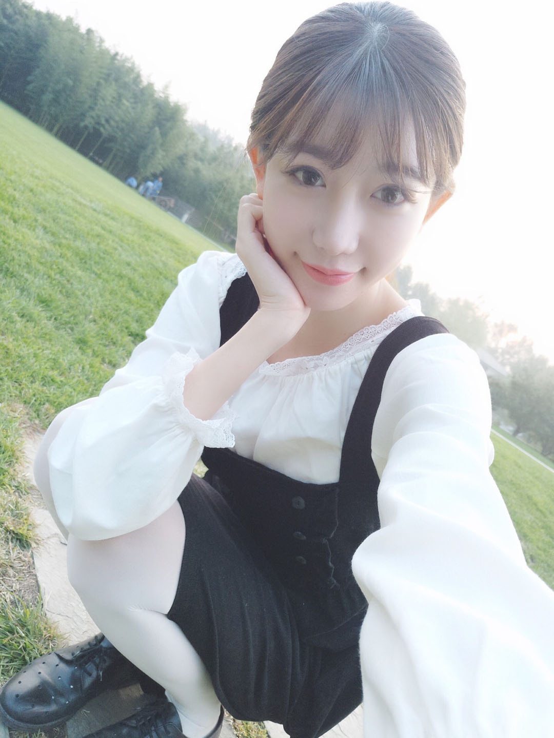 陈潇，女，出生于1992年，北京人，中国模特，毕业于北方工业大学。