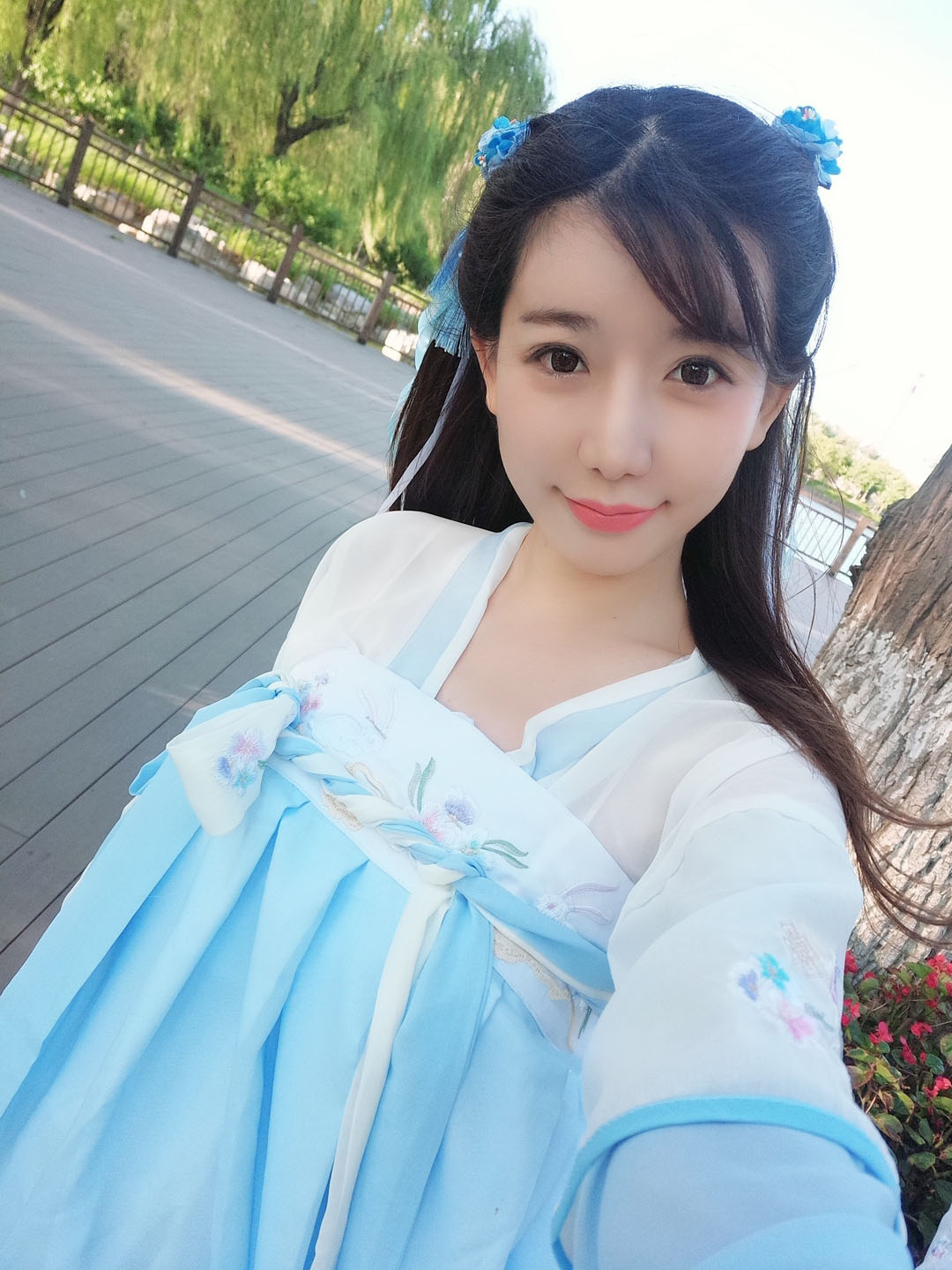 陈潇，女，出生于1992年，北京人，中国模特，毕业于北方工业大学。