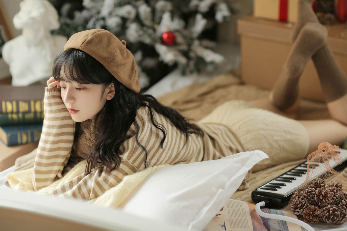 I Wanna Be Your Christmas