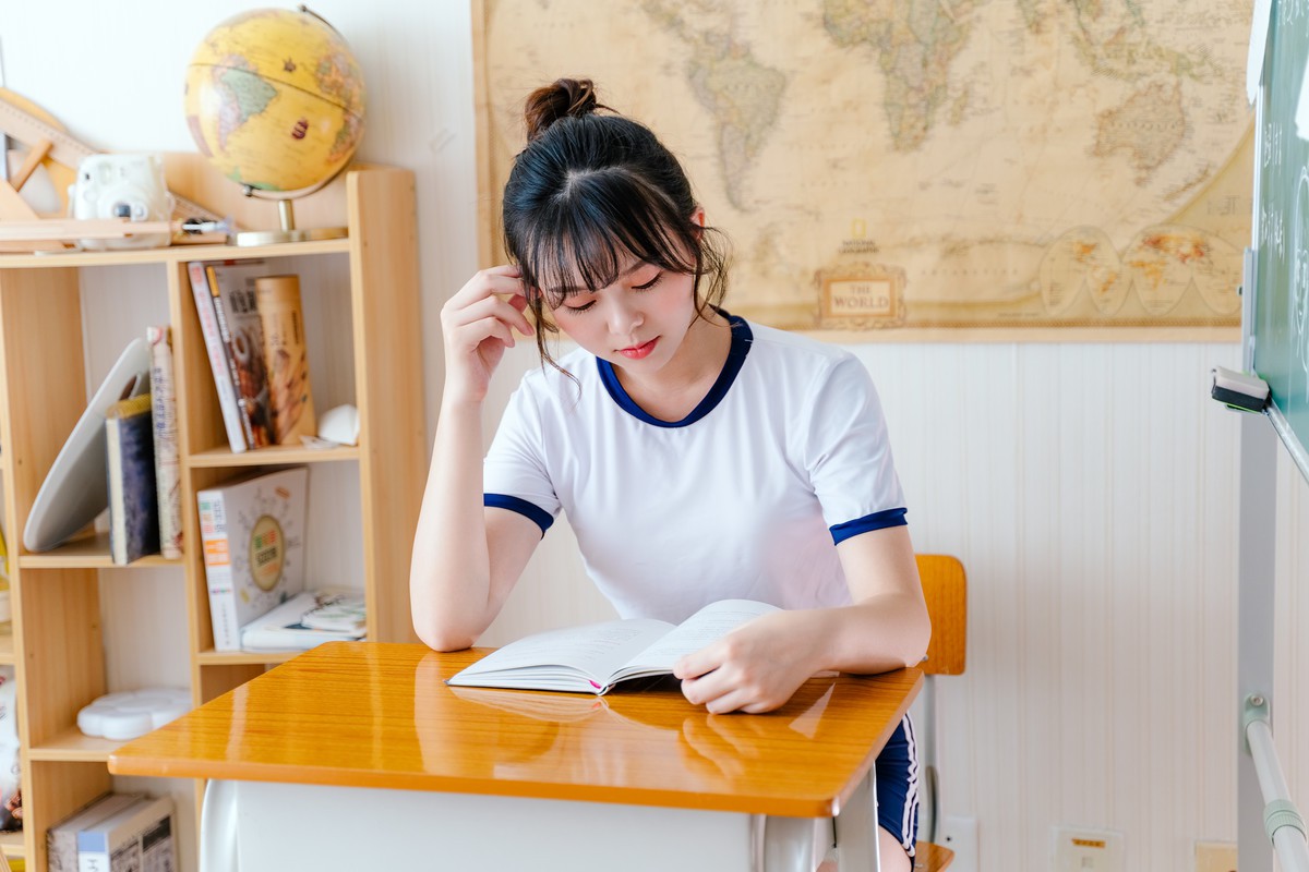 每个女孩都有少女情结