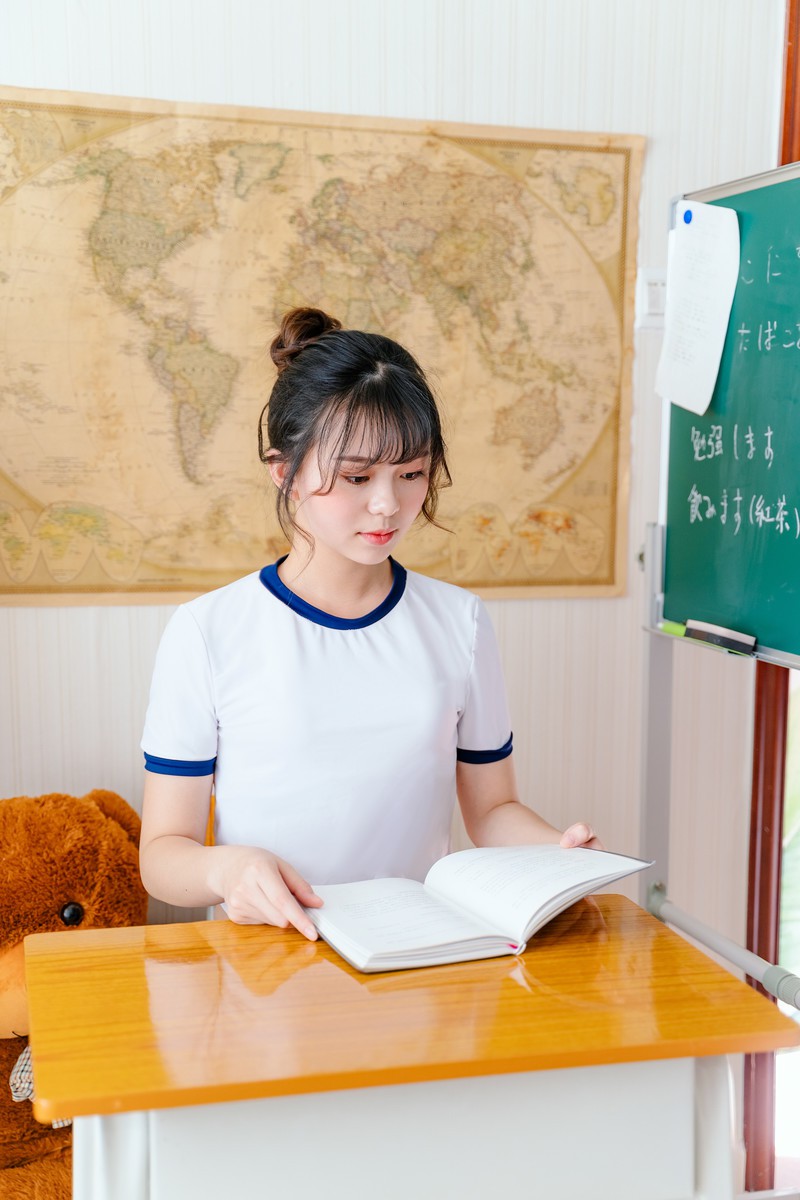 每个女孩都有少女情结