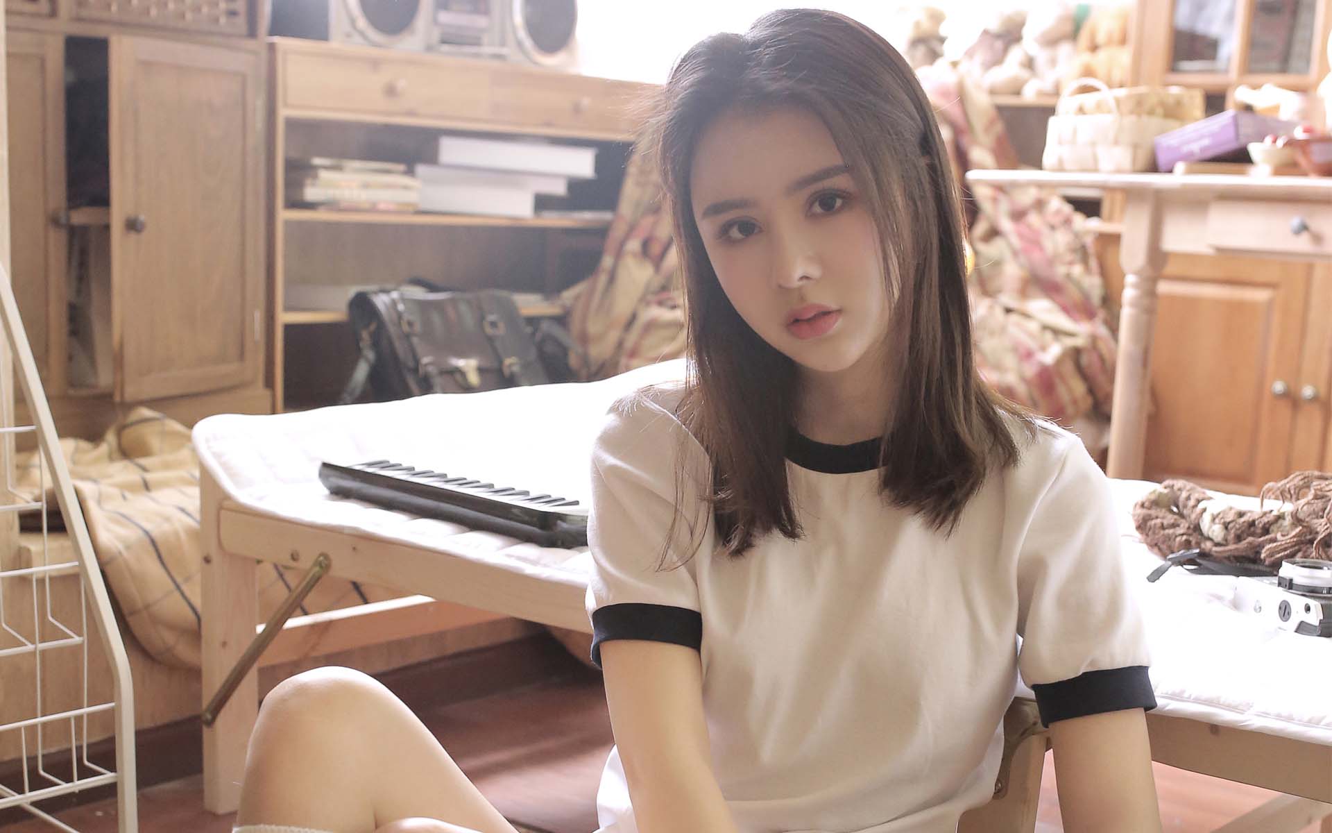 运动服美女