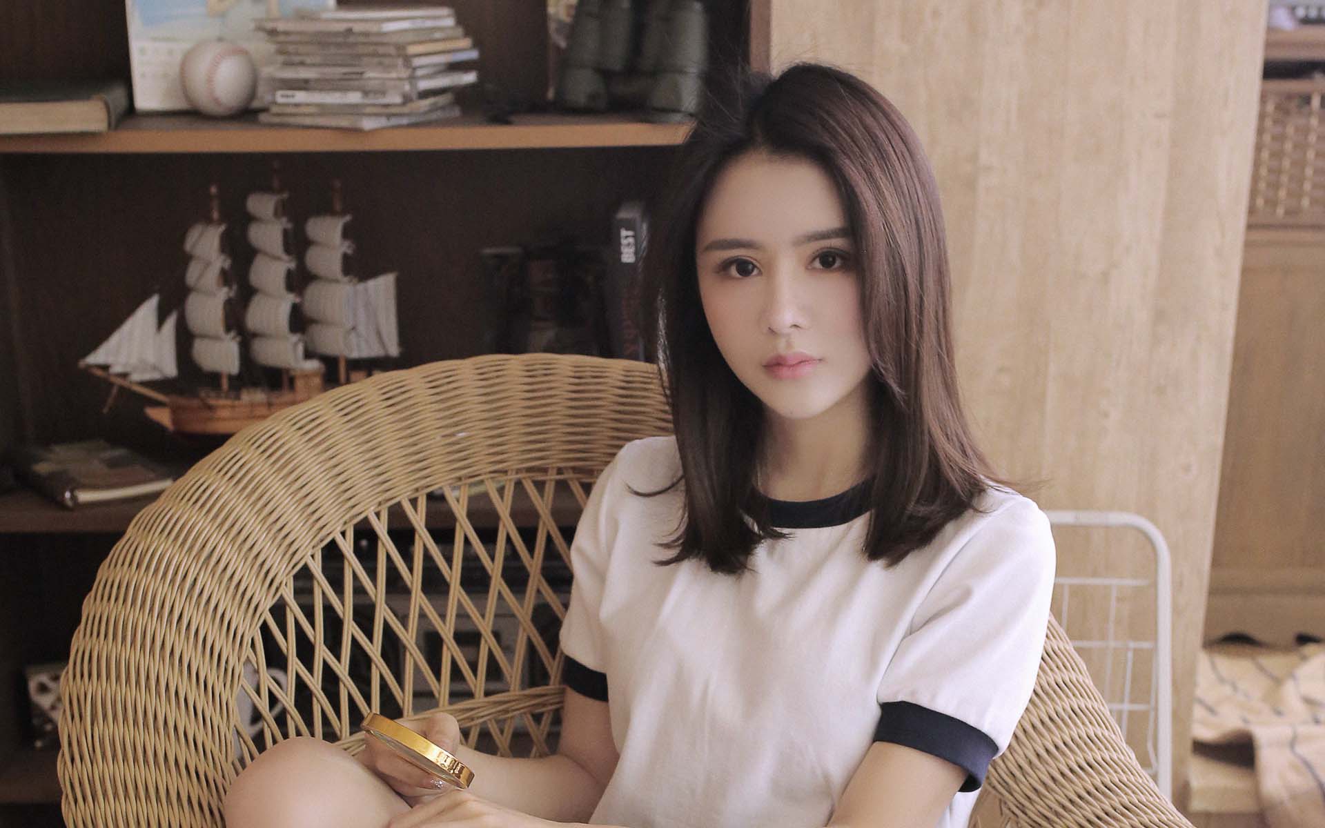 运动服美女