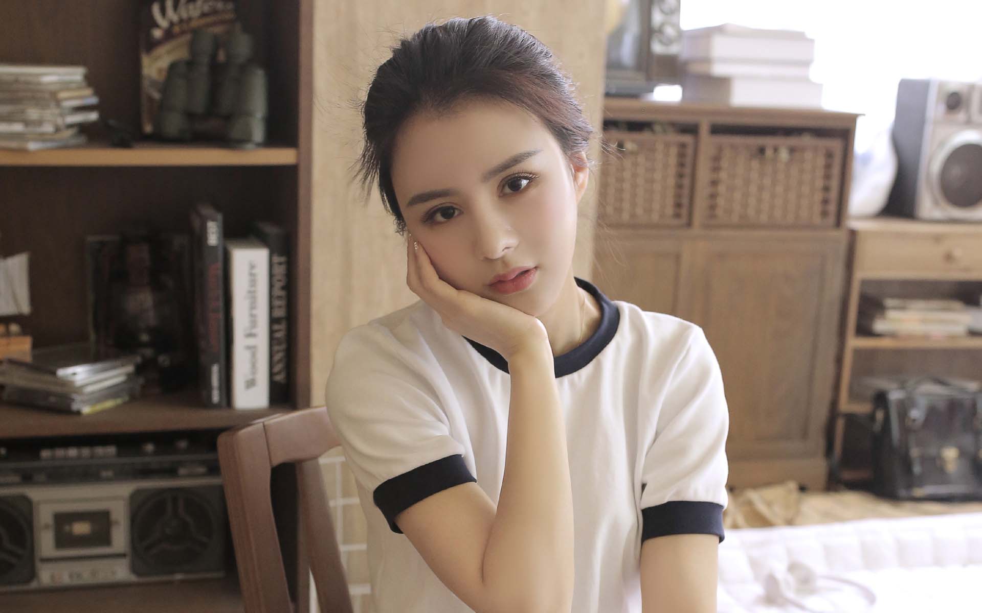 运动服美女