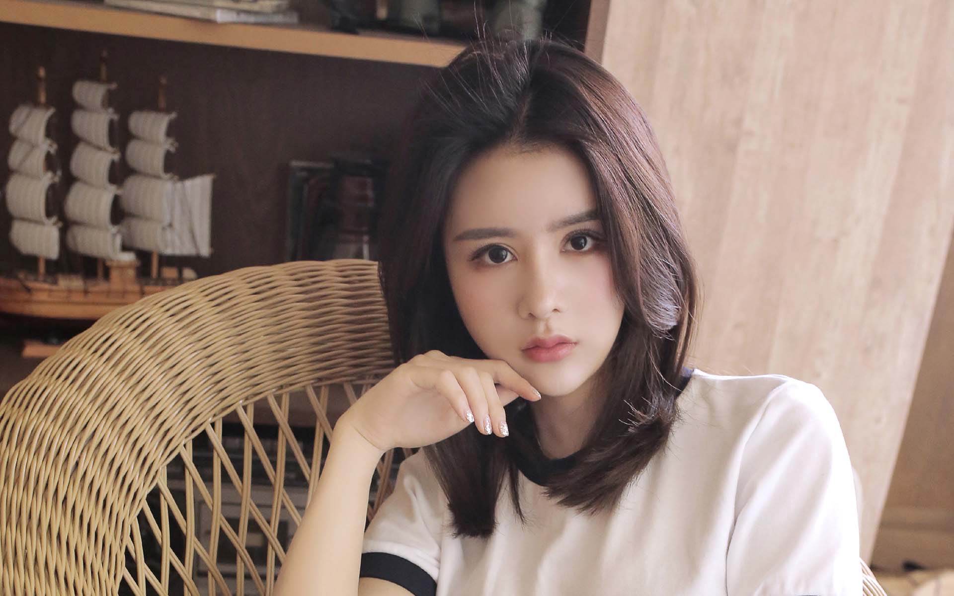 运动服美女