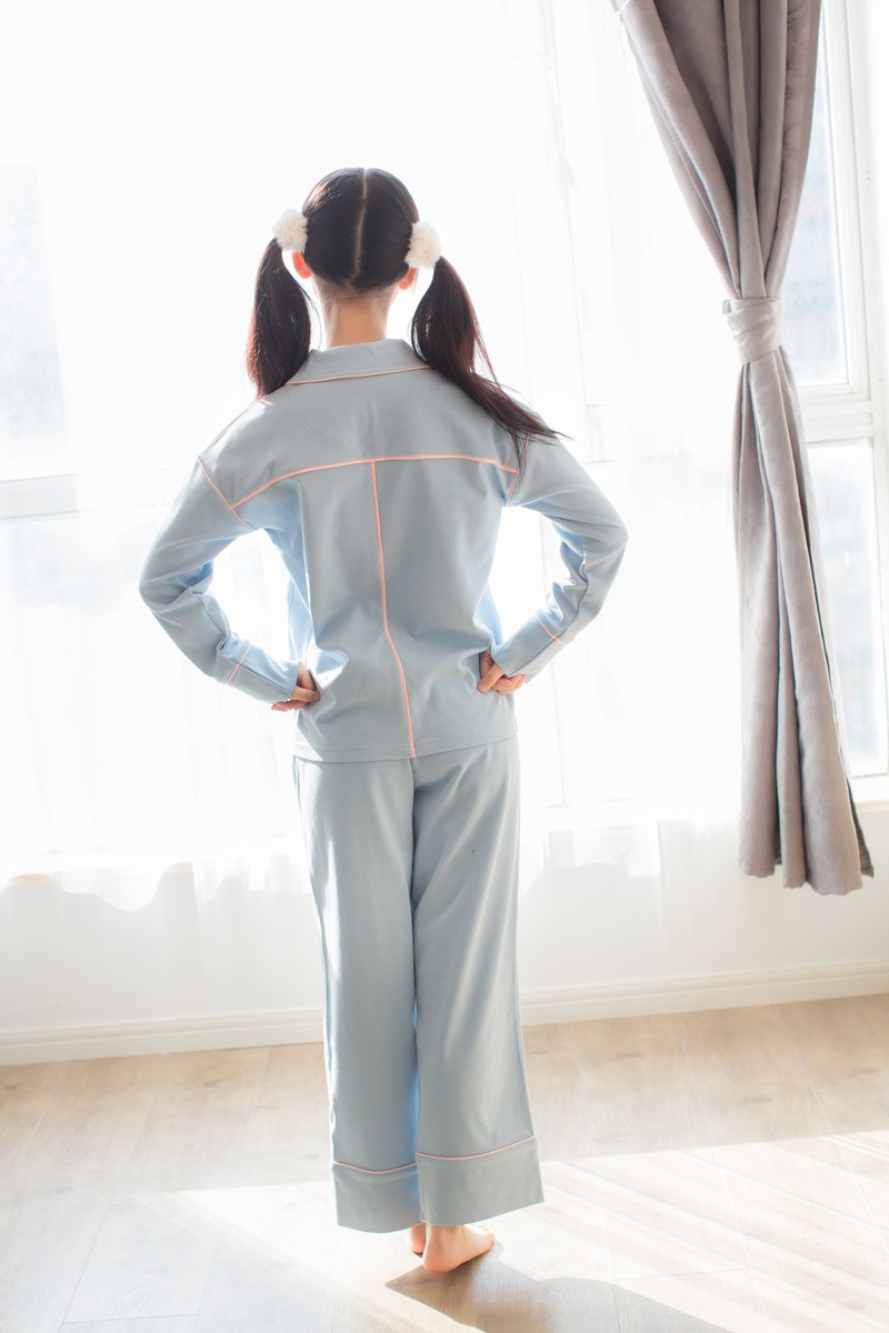 美女 & 睡衣