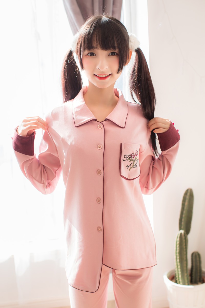 美女 & 睡衣