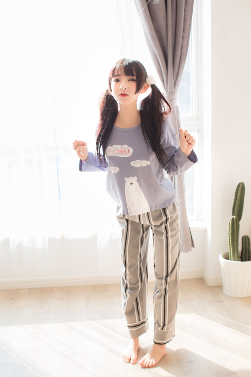 美女 & 睡衣