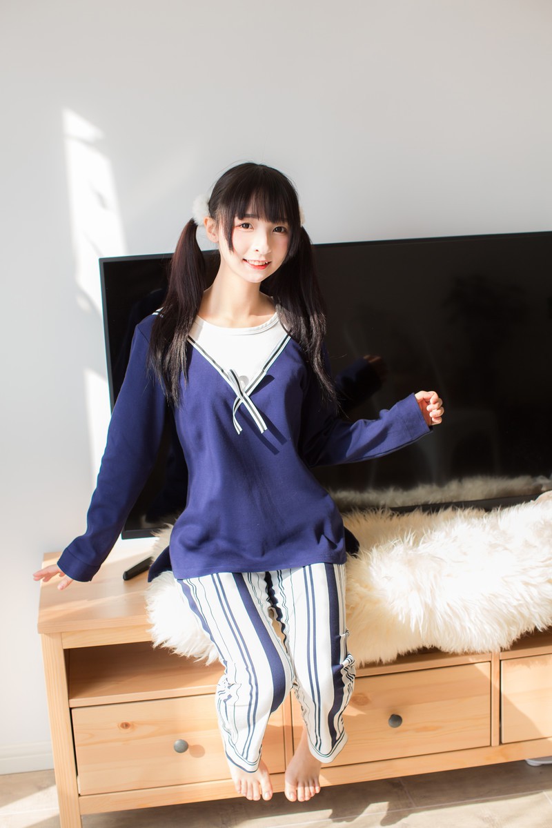 美女 & 睡衣