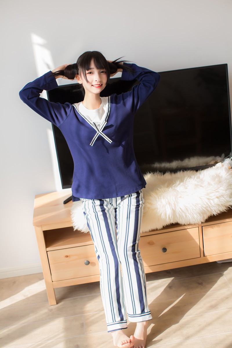 美女 & 睡衣