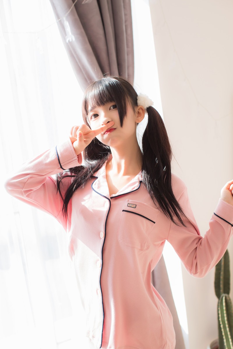 美女 & 睡衣