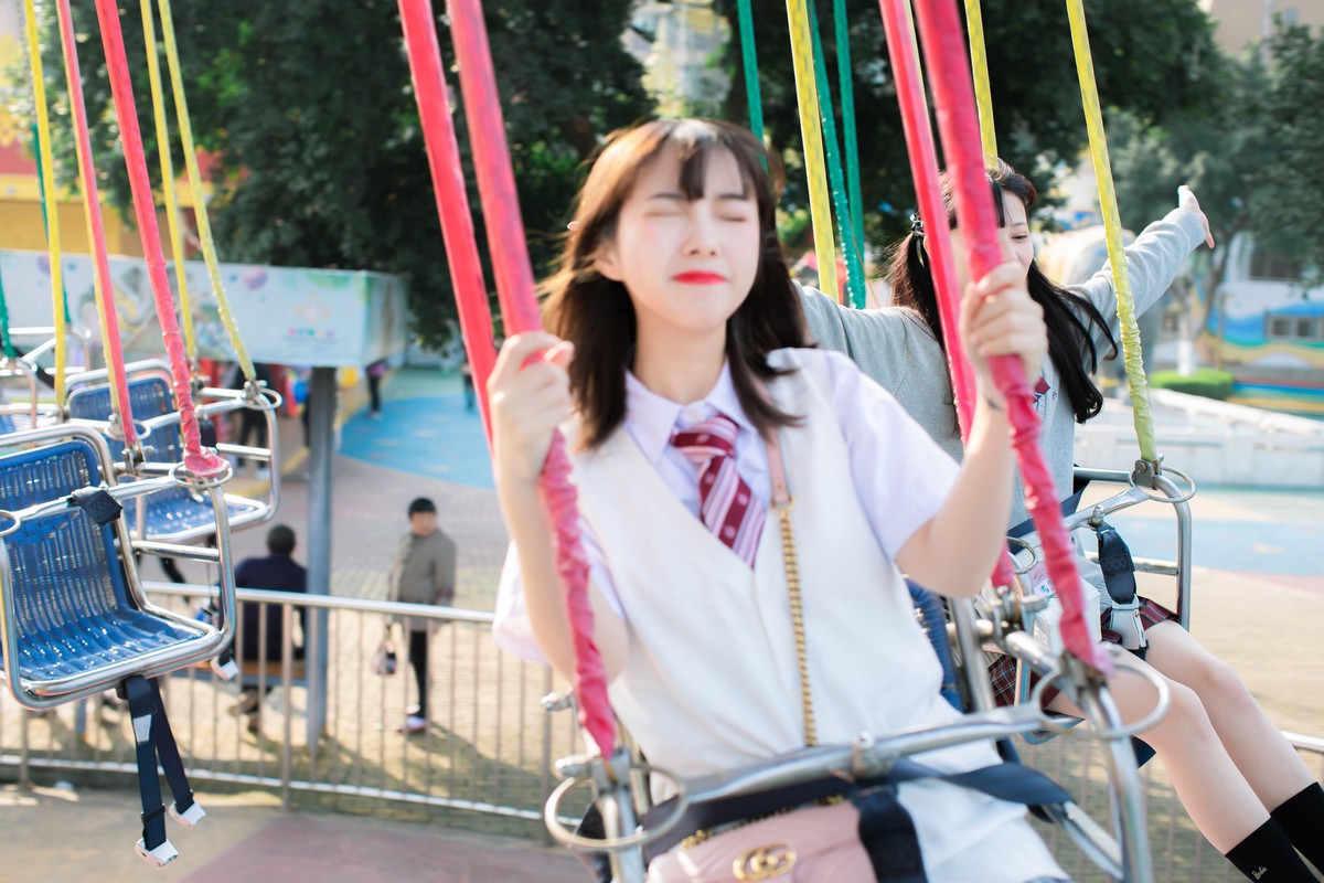游乐园姐妹花