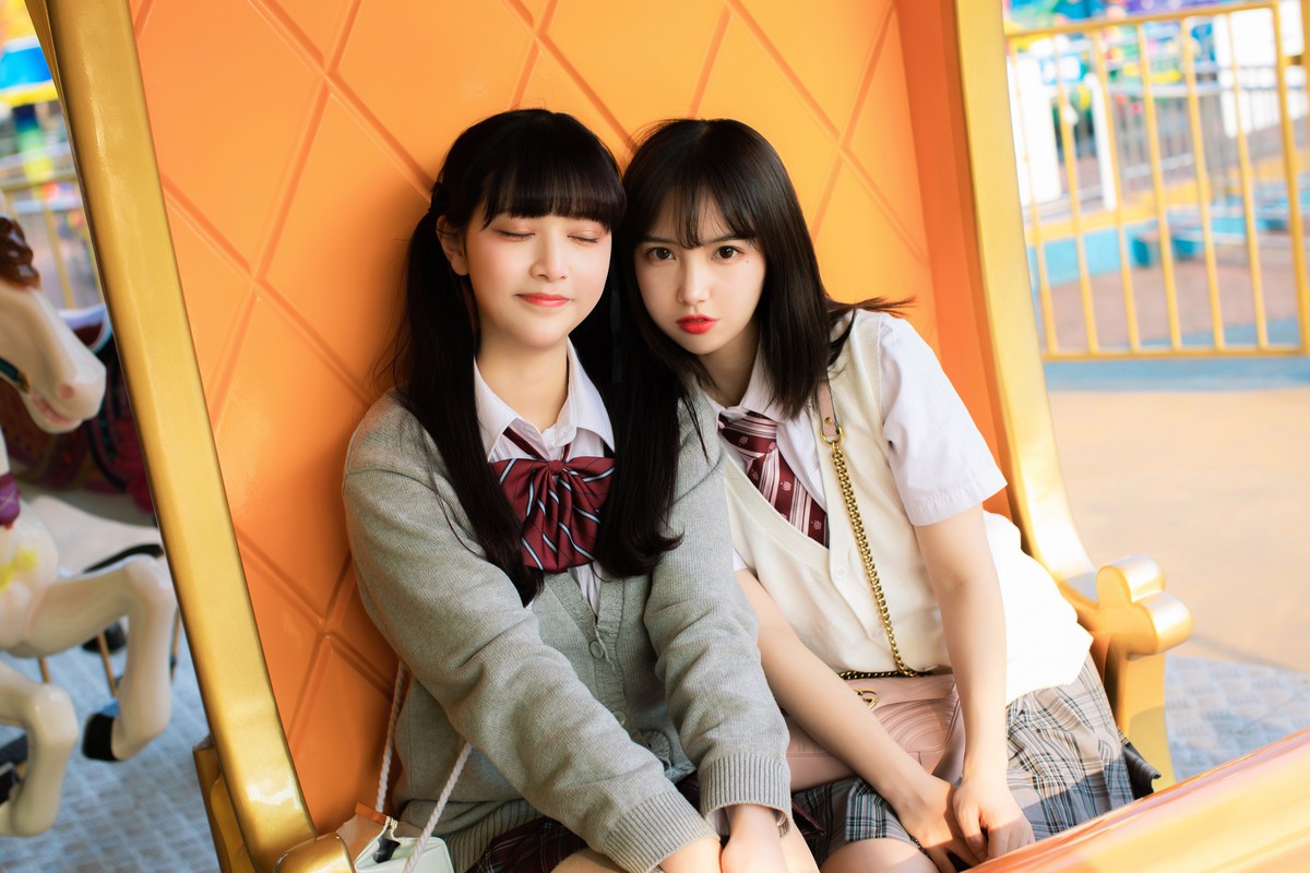 游乐园姐妹花