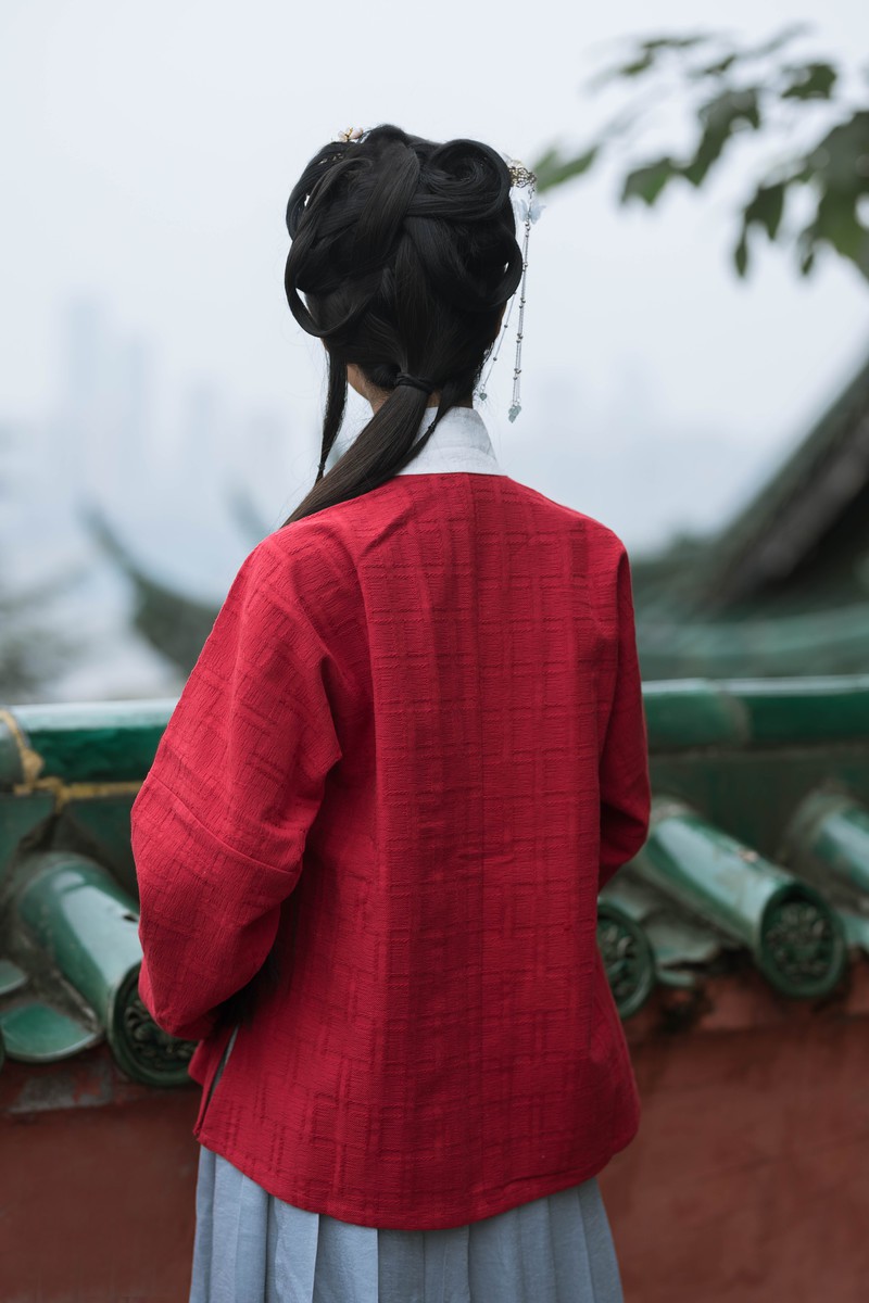 轻扇摇