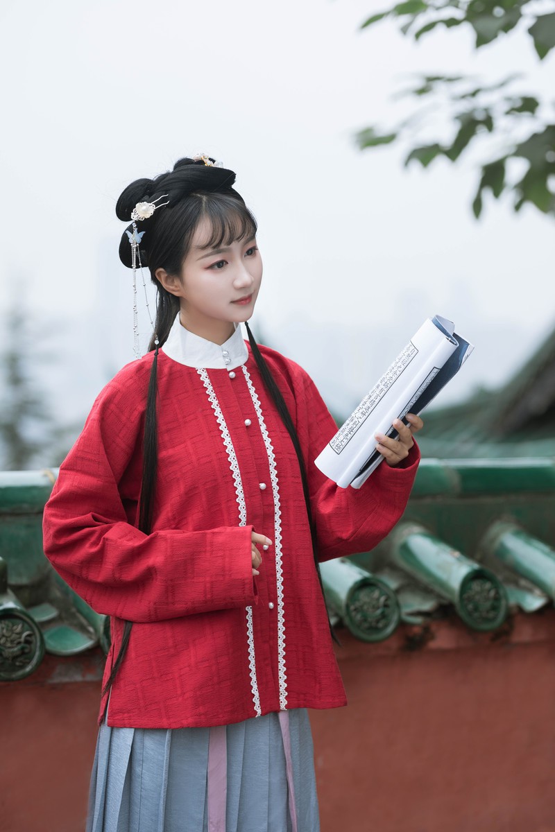 轻扇摇