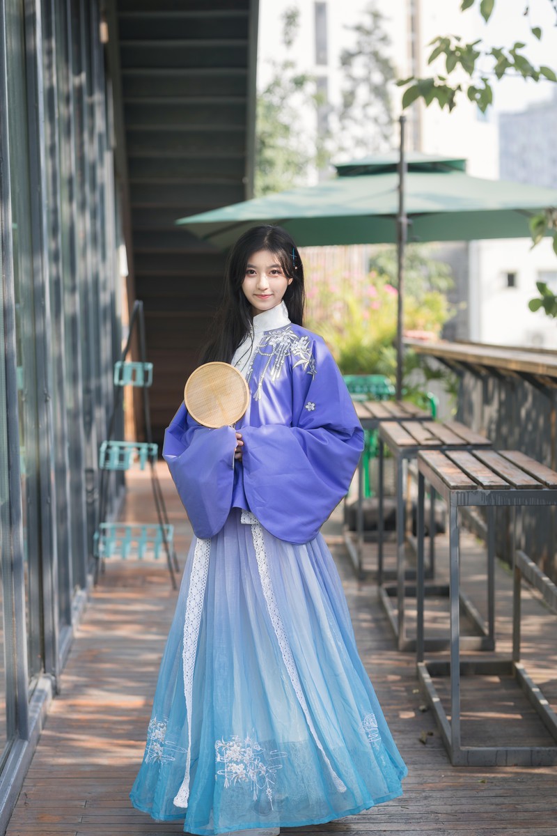 甜甜的小仙女