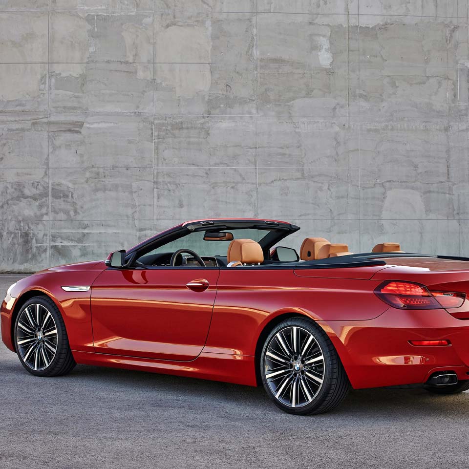 红色宝马650i Cabrio