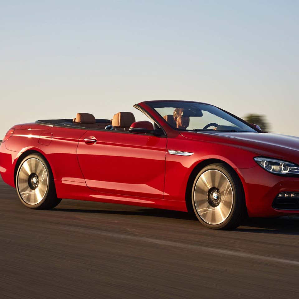 红色宝马650i Cabrio