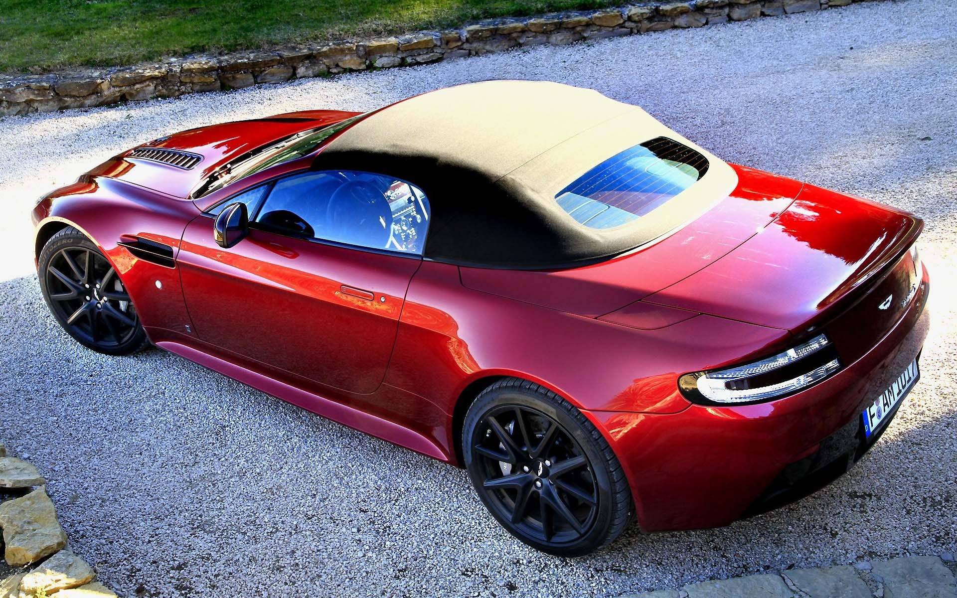 阿斯顿马丁V12 Vantage S