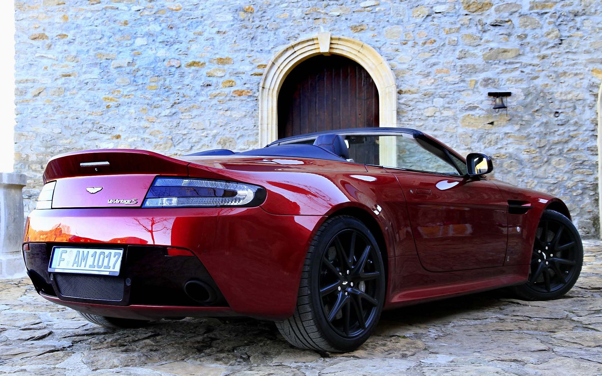 阿斯顿马丁V12 Vantage S