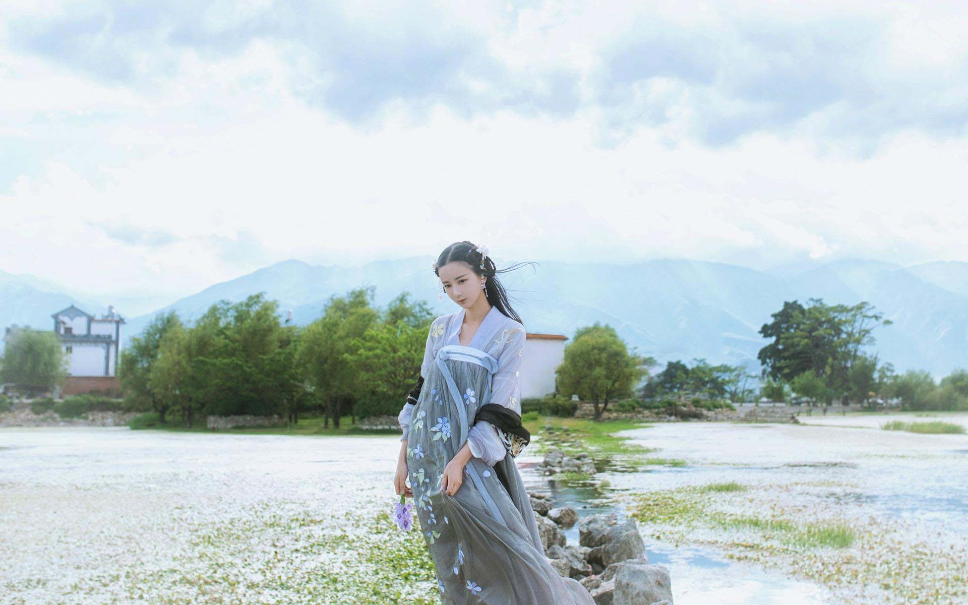 清新脱俗古装美女