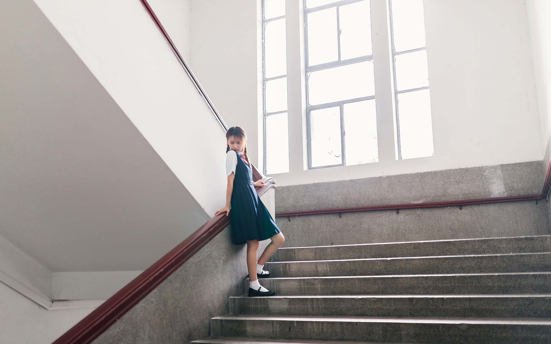 俏丽可爱学生妹