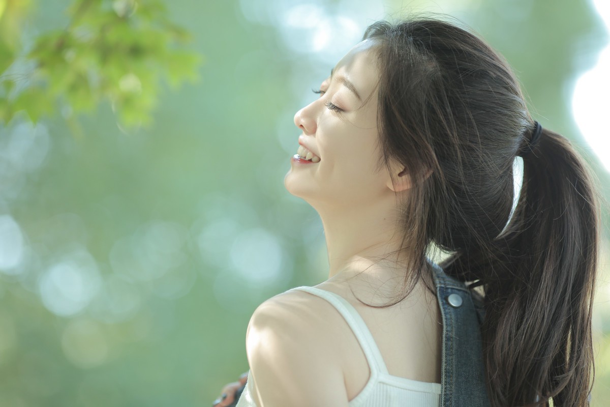 你是我藏在微风里的欢喜