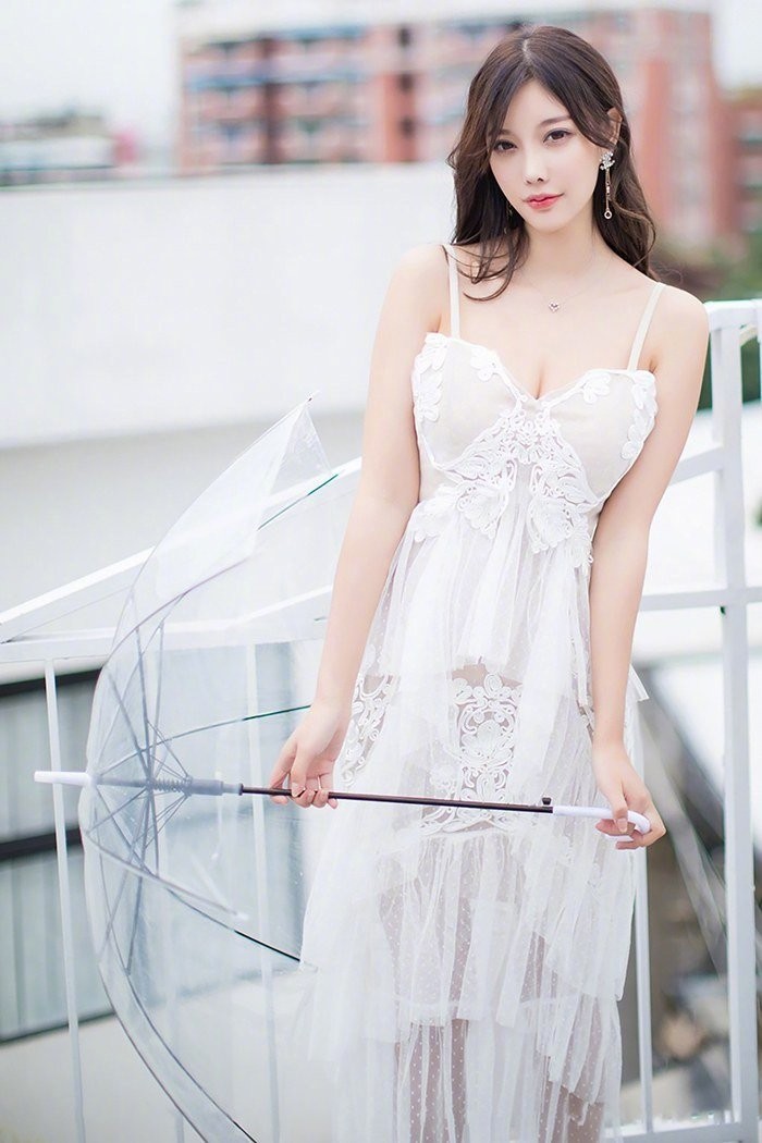 杨晨晨—白色