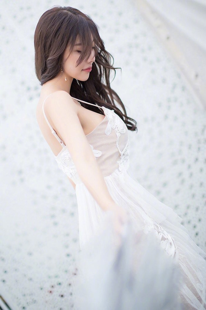 杨晨晨—白色