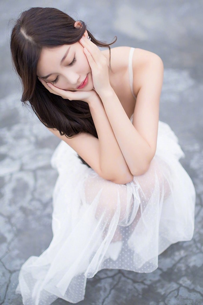 杨晨晨—白色
