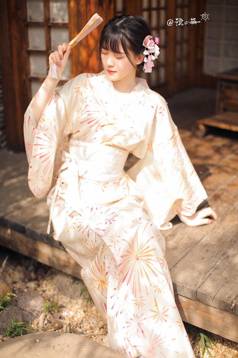 梁小萌—和服